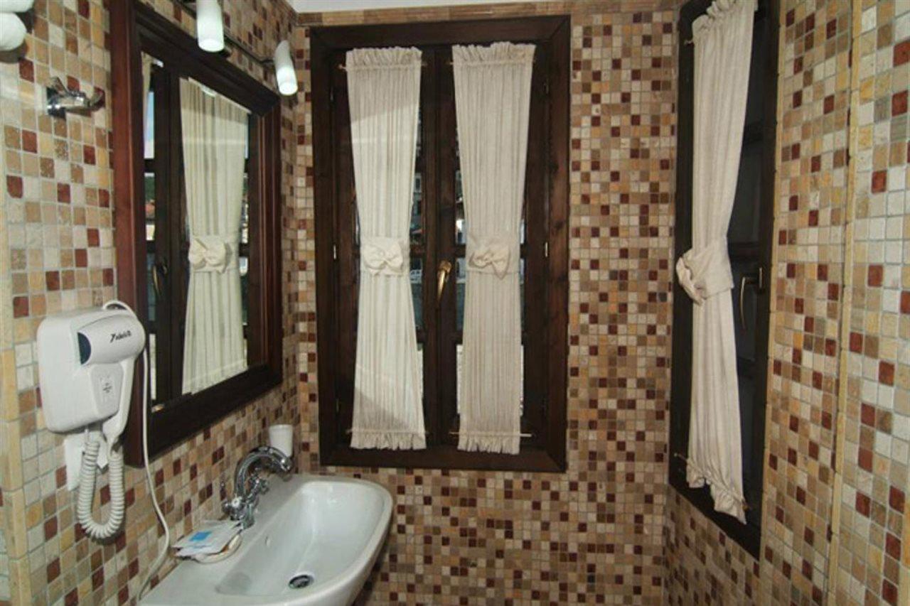 Boutique Hotel Muzaka Берат Экстерьер фото