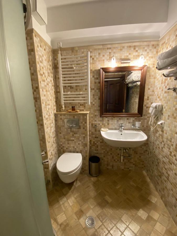 Boutique Hotel Muzaka Берат Экстерьер фото