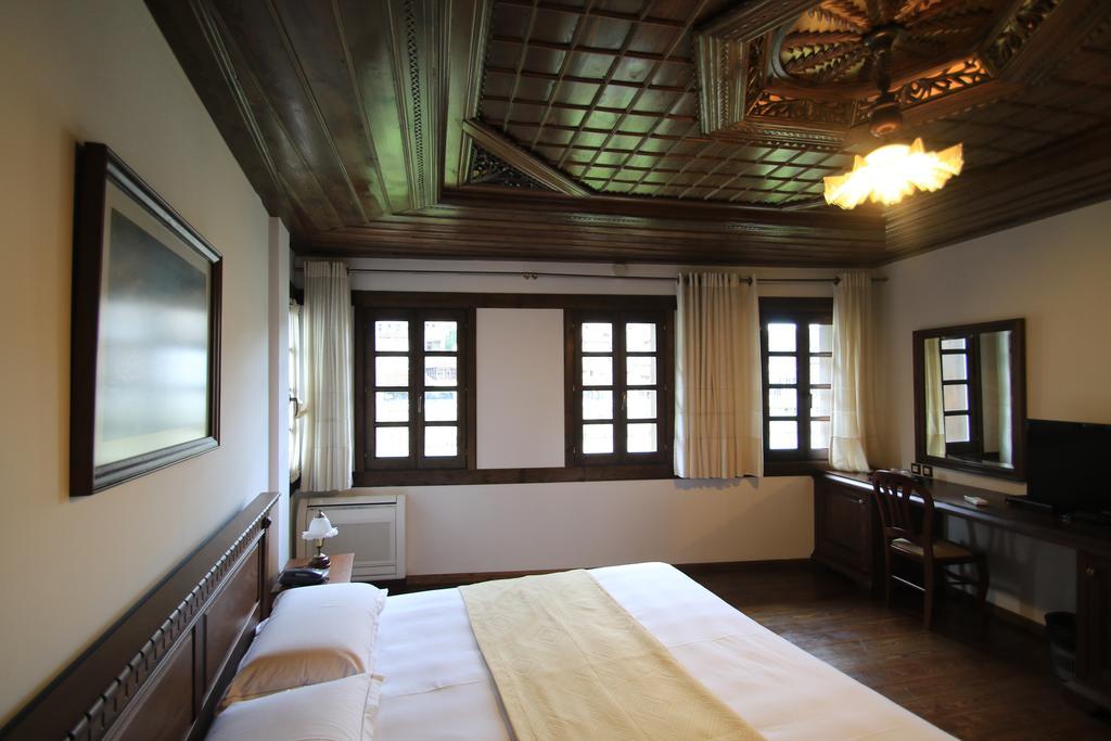 Boutique Hotel Muzaka Берат Экстерьер фото