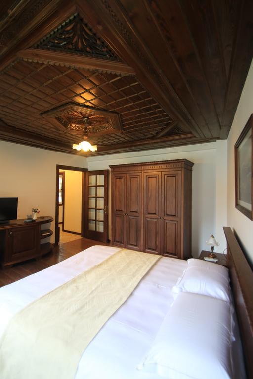 Boutique Hotel Muzaka Берат Экстерьер фото