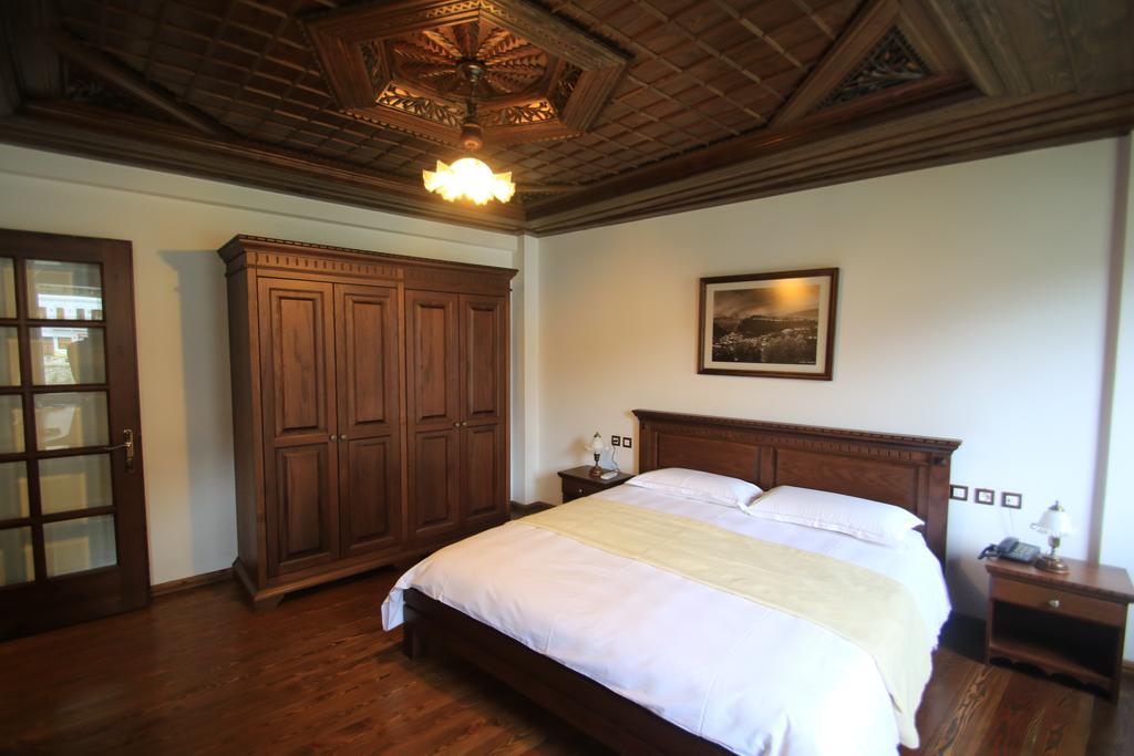 Boutique Hotel Muzaka Берат Экстерьер фото